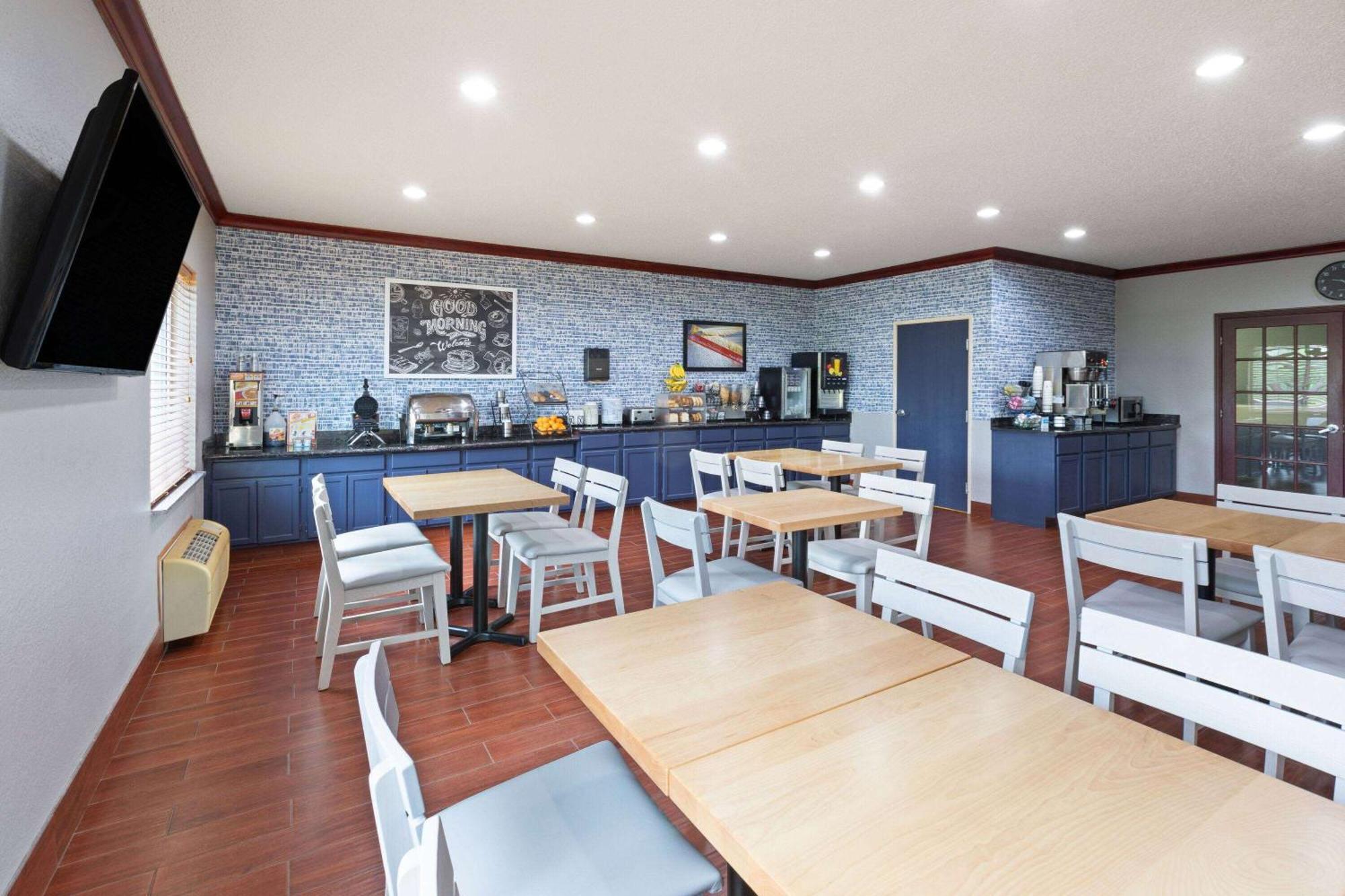 Pioneer Inn & Suites Grinnell Экстерьер фото