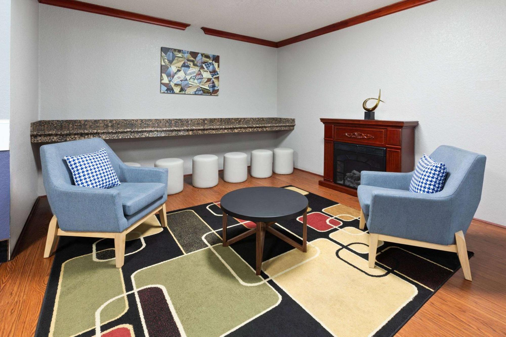 Pioneer Inn & Suites Grinnell Экстерьер фото