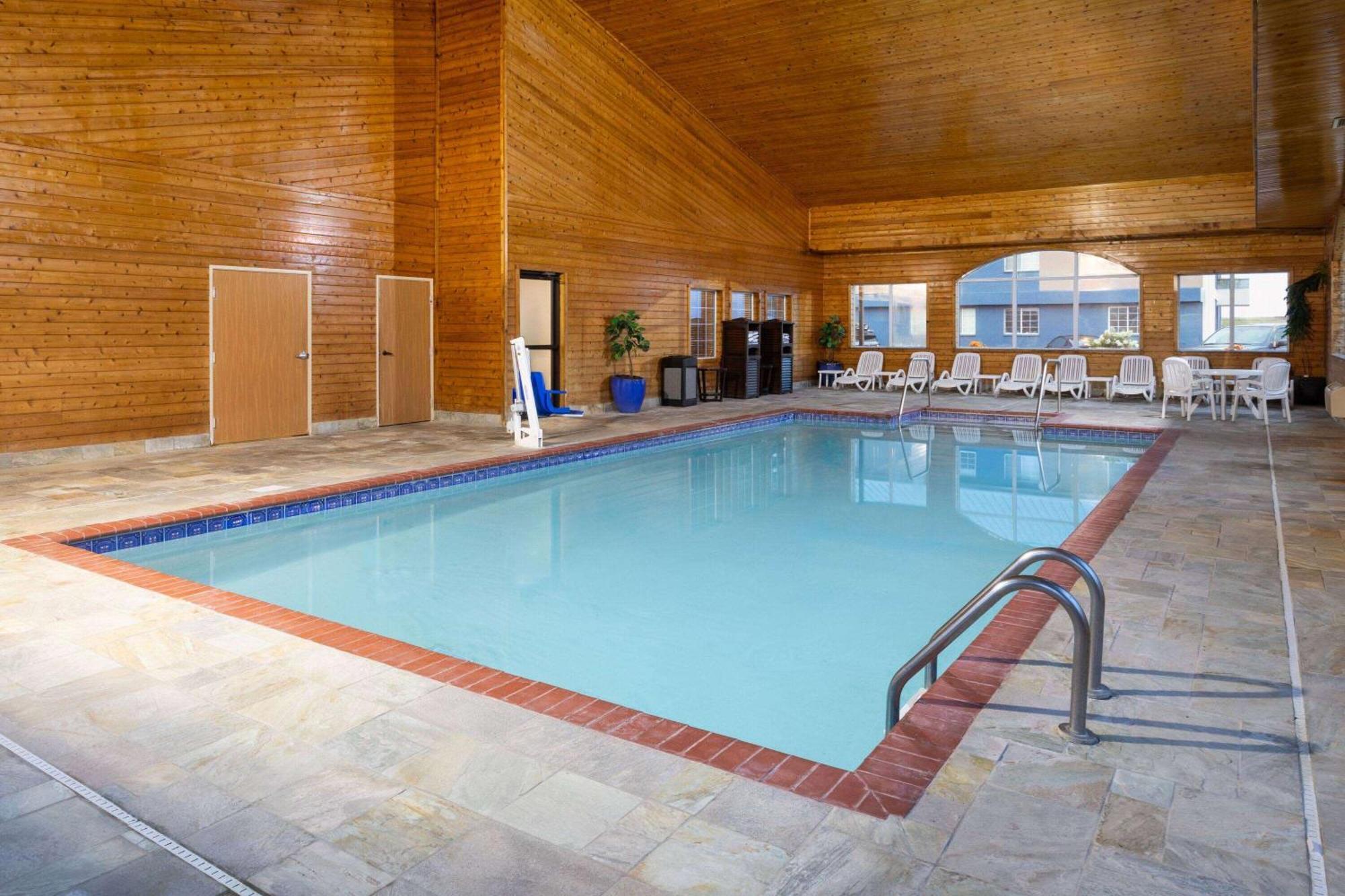 Pioneer Inn & Suites Grinnell Экстерьер фото