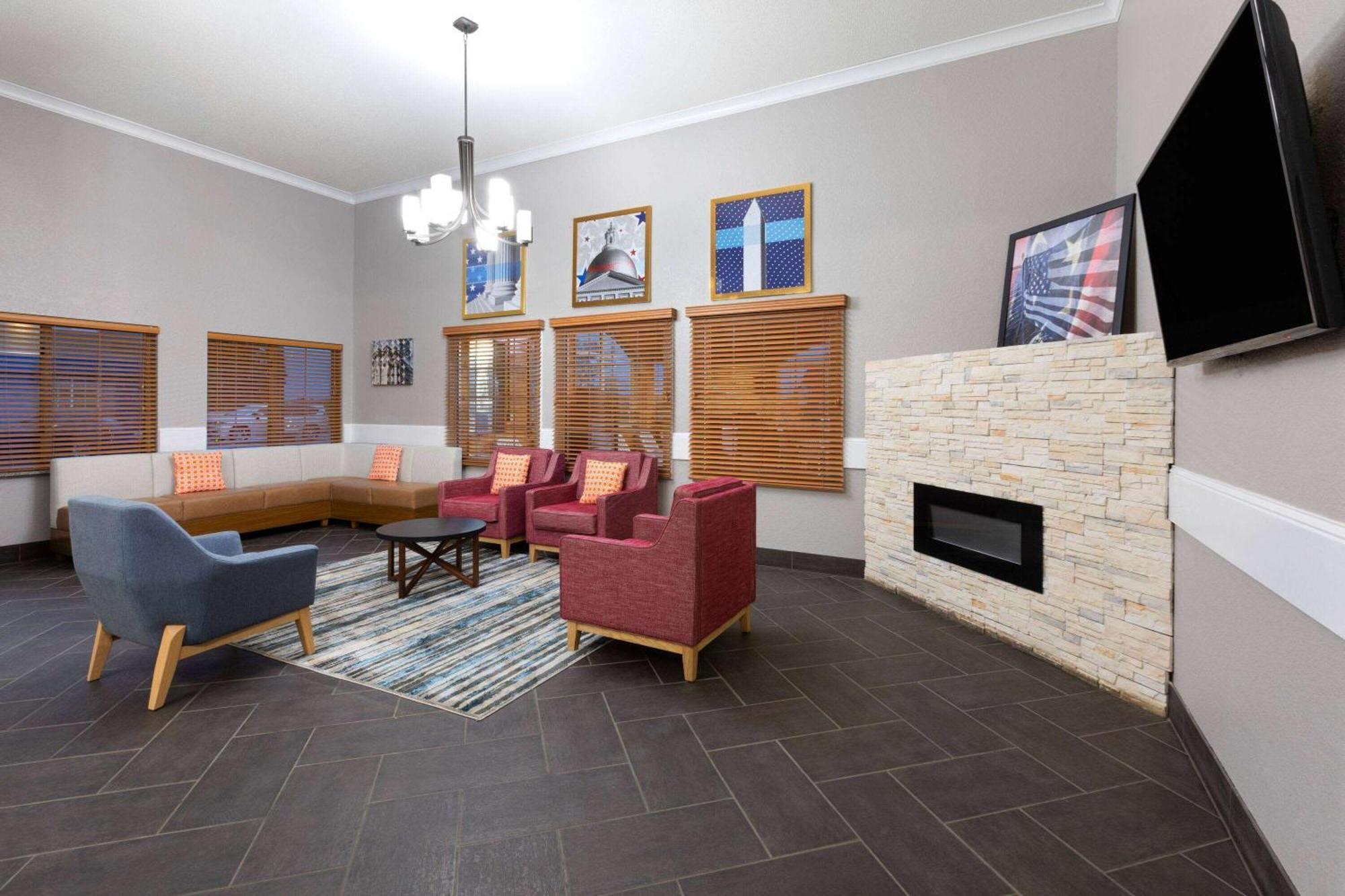 Pioneer Inn & Suites Grinnell Экстерьер фото