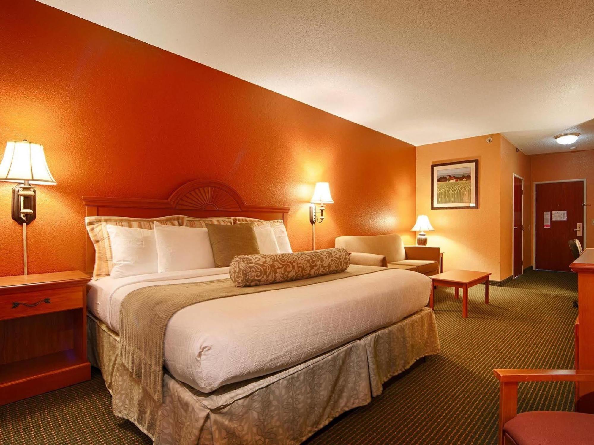 Pioneer Inn & Suites Grinnell Экстерьер фото