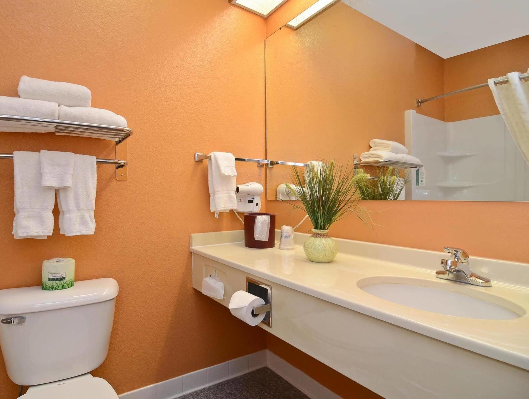 Pioneer Inn & Suites Grinnell Экстерьер фото